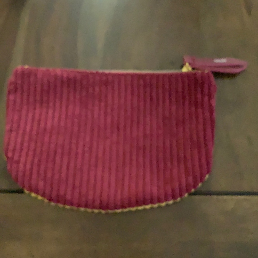 NWOT Ipsy Glam Bag